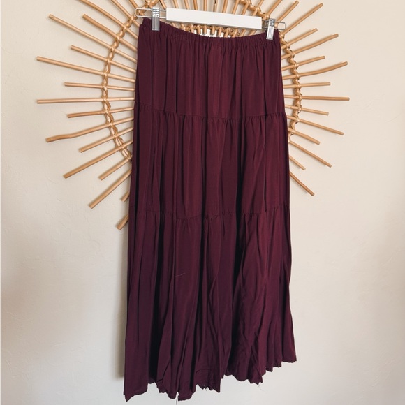 Elegant Burgundy Maxi Skirt - Picture 8 of 8